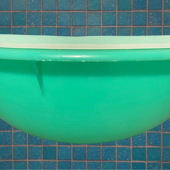 Vintage Large TUPPERWARE Fix n Mix Green Bowl with Clear Lid - Large Mixing Bowl - Picture 3 of 9